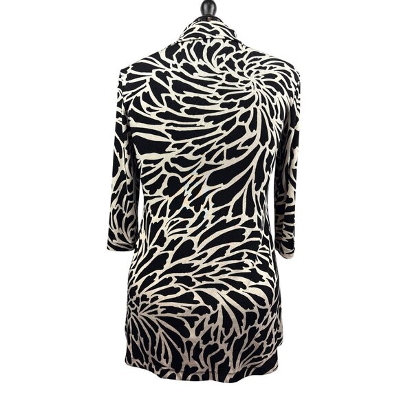 Women’s Chico’s travelers Size 2XL Black & White Patterned Long Sleeve Button Up - Picture 4 of 6